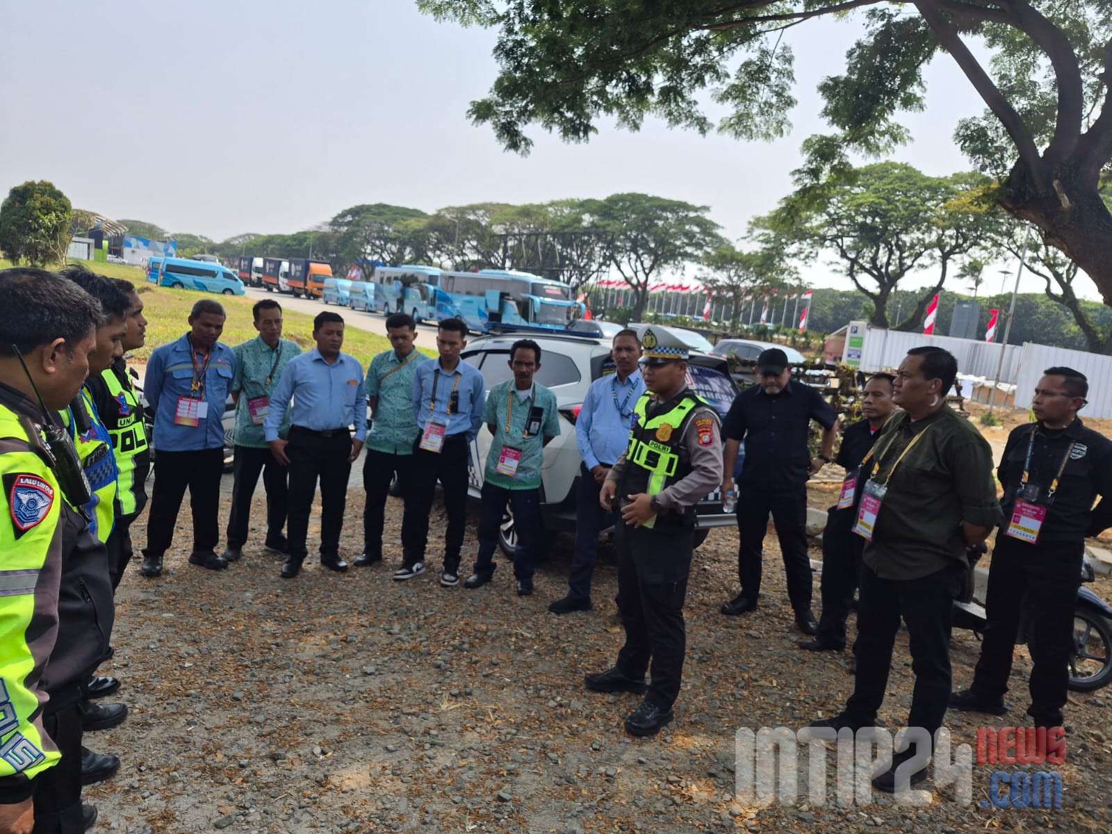 Satlantas Polresta Bandara Soetta Kawal Tim Chelsea dan AC Milan Legend Tiba di Jakarta Satlantas Polresta Bandara Soetta Kawal Tim Chelsea dan AC Milan Legend Tiba di Jakarta