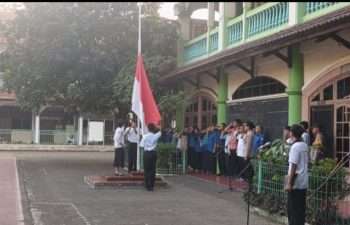 Kompol Nurjaya, SH Pimpin Upacara Bendera di SMK Yupentek Kota Tangerang, Wujudkan Sekolah Aman dan Berkarakter