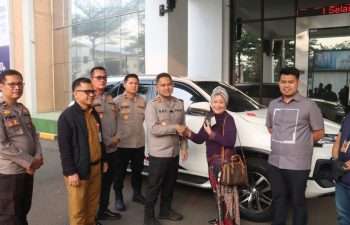 Polres Tangsel Kembalikan Mobil Korban Pencurian, Pemilik Apresiasi Gerak Cepat Polisi