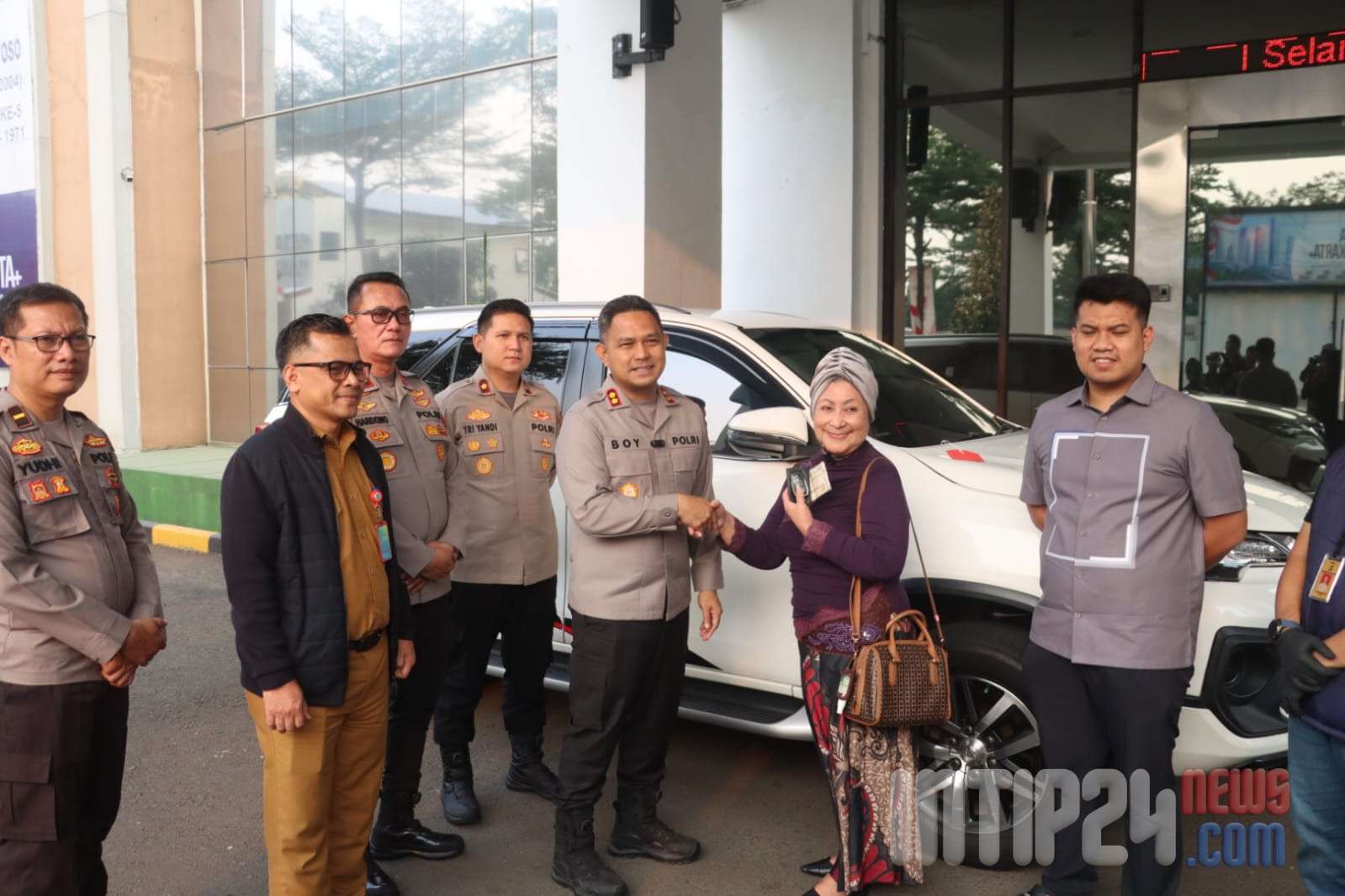 Polres Tangsel Kembalikan Mobil Korban Pencurian, Pemilik Apresiasi Gerak Cepat Polisi