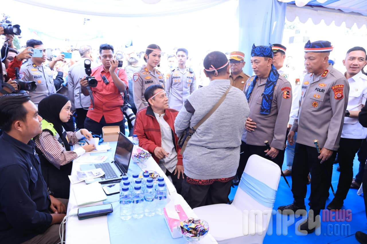 Polda Banten Salurkan 1.000 Sembako dan 500 Tas dalam Bakti Sosial di Bayah