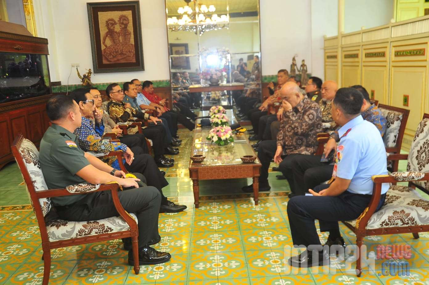 Dihadapan Sri Sultan, Paskibraka Se-DIY Diingatkan: “Merah Putih Harus Hidup Dalam Tindakan”