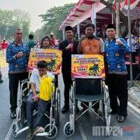 HUT ke-81 RI, Pemkot Tangerang Salurkan Bantuan Kursi Roda bagi Penyandang Disabilitas