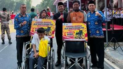 HUT ke-81 RI, Pemkot Tangerang Salurkan Bantuan Kursi Roda bagi Penyandang Disabilitas