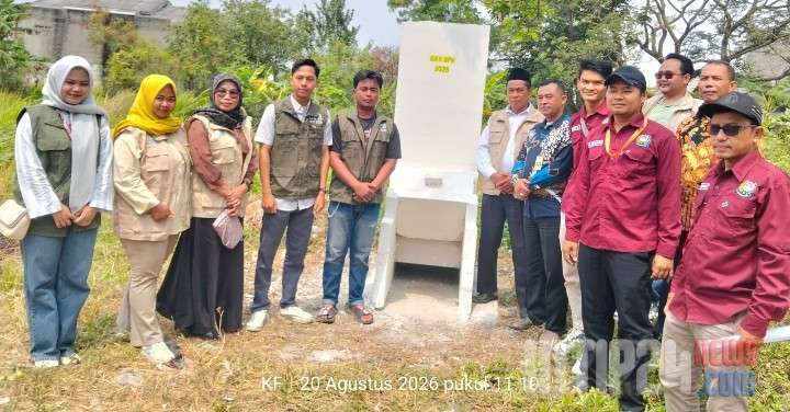 Dari Hasil Survei Jadi Aksi Nyata, KKN Universitas Pelita Bangsa Serahkan Incinerator ke Desa Banjarsari