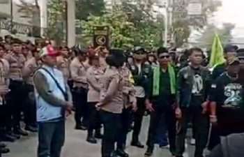 FBR Unjuk Rasa di Cengkareng: Kawal Kasus Hafalan Surat di Pertunjukan Sounds Project