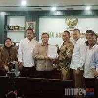 Mengaku Lahannya Diserobot oleh Pihak Perusahaan, Warga Desa Mekarsari Datangi Gedung DPR-RI Minta Keadilan