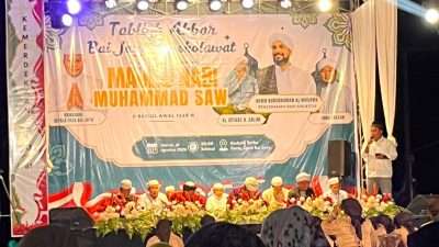 Ribuan Jemaah Padati Tablug Akbar Maulid Nabi di Desa BAI JAYA PASER, Hadirkan Penceramah Habib dari Malaysia