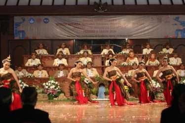 IMG-20261015-WA0090-375x250 Rektor ISI Surakarta Lepas 532 Wisudawan Lulusan Seni yang Adaptif, Solutif, dan Berakar pada Budaya