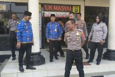 IMG-20261019-WA7424-375x250 Jelang Penilaian Adipura, Wali Kota Tangerang Kunjungi Polsek Karawaci